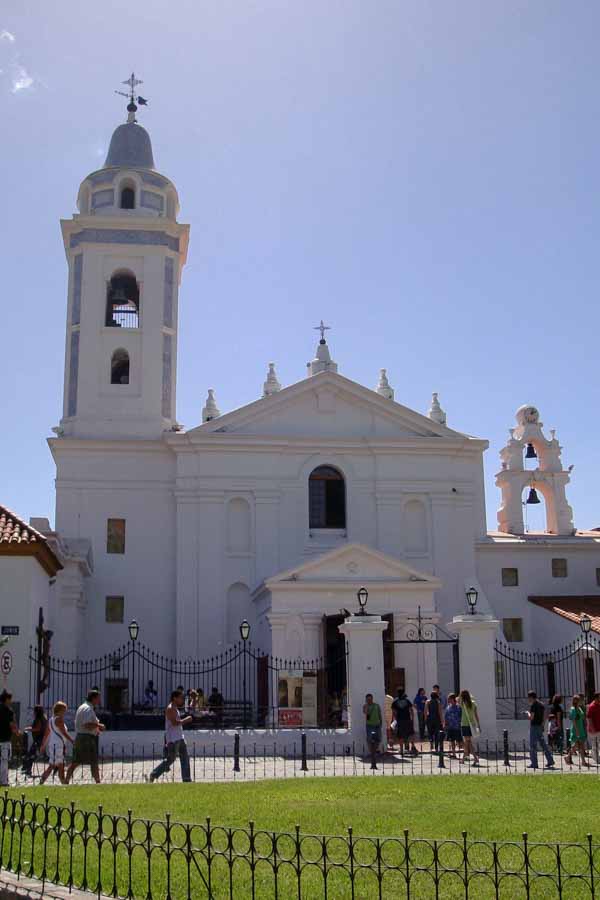 The white exterior of Basílica Nuestra Señora del Pilar in Recoleta, right next to the famous Cementerio de Recoleta.
