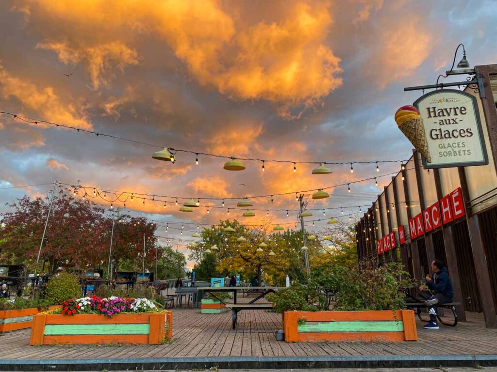 Beautiful sunset at Havre aux Glaces ice cream shop at Atwater Market.